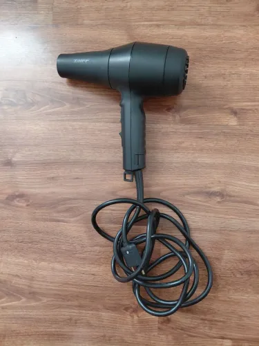 Secador de cabelo Taiff danificado