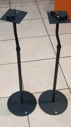 Pedestais para caixas de som ELG