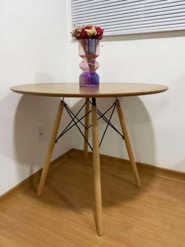 Mesa Eiffel + 2 cadeiras