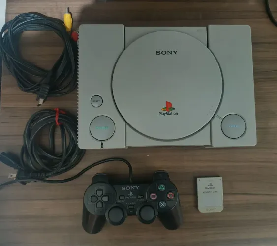 PlayStation 1 FAT SCPH-9001 Desbloqueado + Controle Original + Memory Card Original