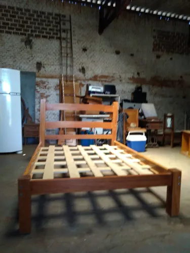 Cama de casal madeira pura