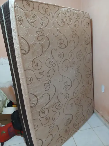 Base de cama casal para vender logo.