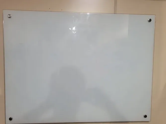 Lousa branca - vidro temperado - Dimensões: 120 cm X 90 cm