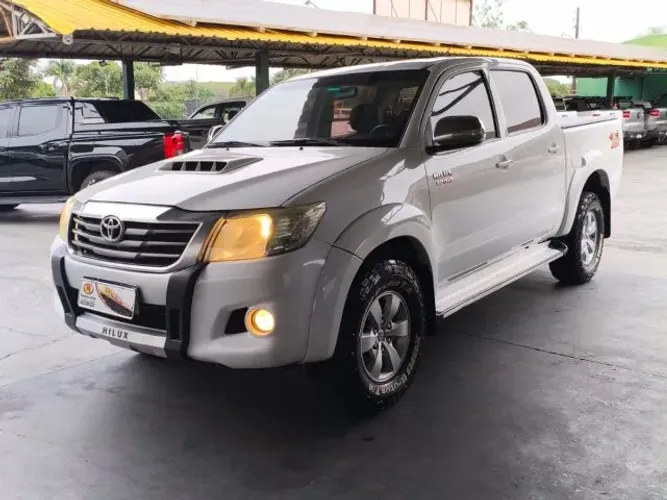 Toyota Hilux CD SRV D4-d 4X4 3.0 TDI Diesel AUT 2014