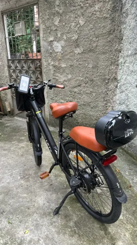 Bicicleta elétrica completa com baú