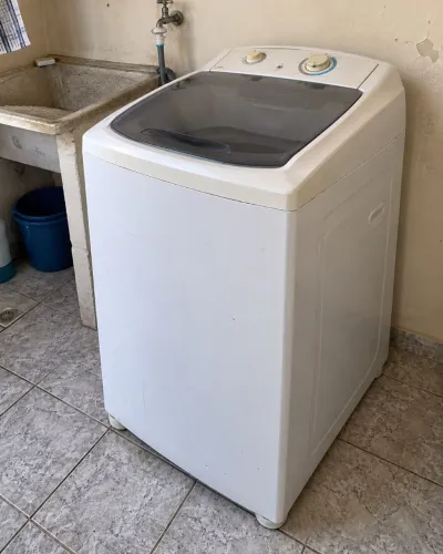 Máquina de lavar usada - procurarando um novo lar