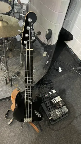 Baixo squier fender Deluxe