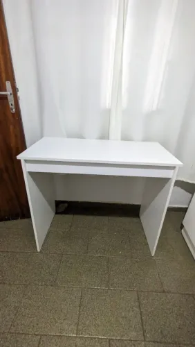 Escrivaninha branca MDF simples