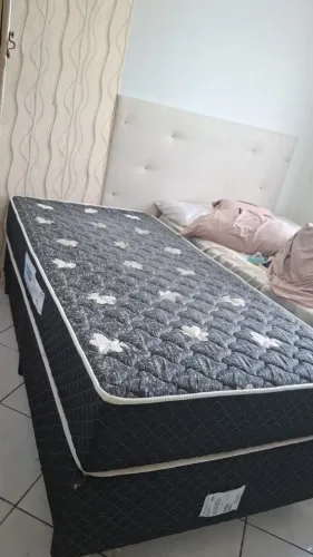 CAMA BOX SOLTEIRO GAZIN, USADA.