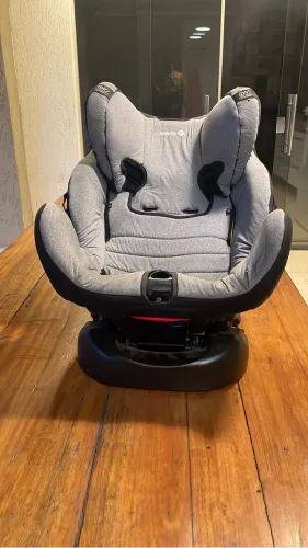 Cadeirinha de bebê veicular