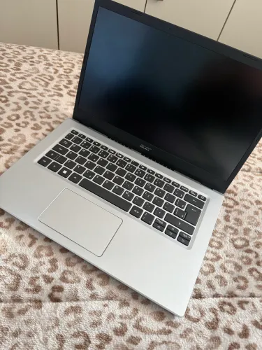 Notebook Acer semi novo