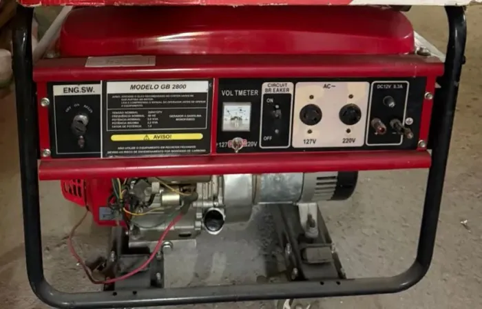 Gerador De Energia A Gasolina 2.8 kVA Bivolt 127v/220v Modelo GB 2800