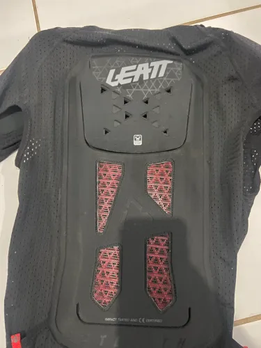 Colete de motocross leatt brace 