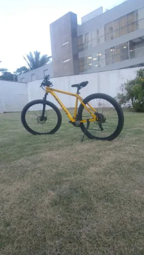 Vendo bike e trocou em moto se for celular tem quer ser 7celular funcionando n tô pedindo 