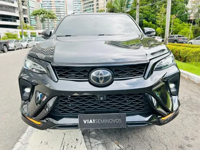 Toyota Hilux SW4 SRX 4X4 2.8 TDI 16V Dies. Aut. 2024