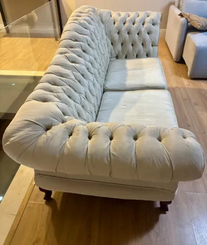 Chaise Estilo Chesterfield - Elegância e Conforto