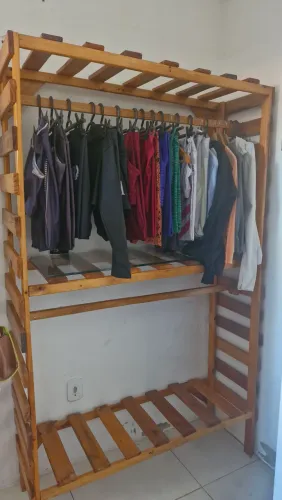 Vende-se arara de pinos