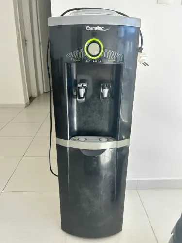 ? VENDO GELÁGUA ESMALTEC EG35B - TORRE PRETO