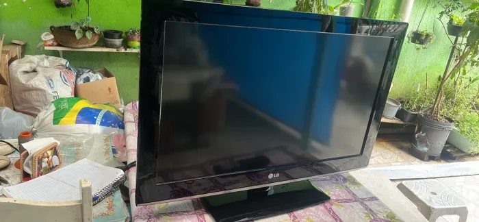 Tv 32 polegadas não é smart 325,00