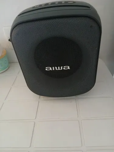 tol vendendo essa caixa de som funcionando tudo  aiwa 