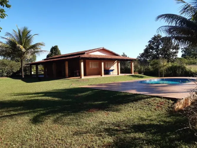 Chacará Senador Canedo - 240m²