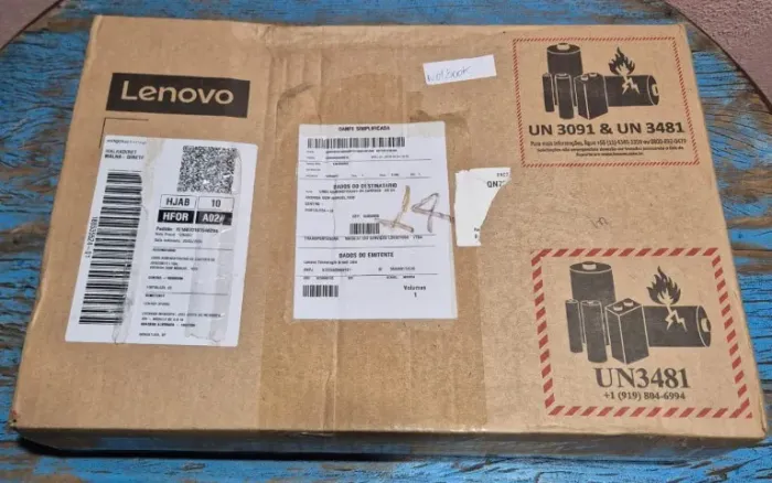 Notebook Lenovo [NA CAIXA]