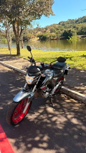 Honda CB Twister 250F 2018 - 39 mil km - Muito conservada