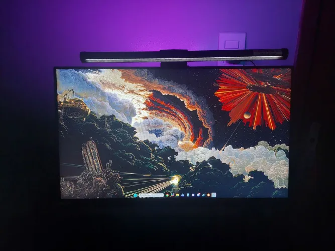 Monitor ultragear 24 + braço articulado + barra de luz