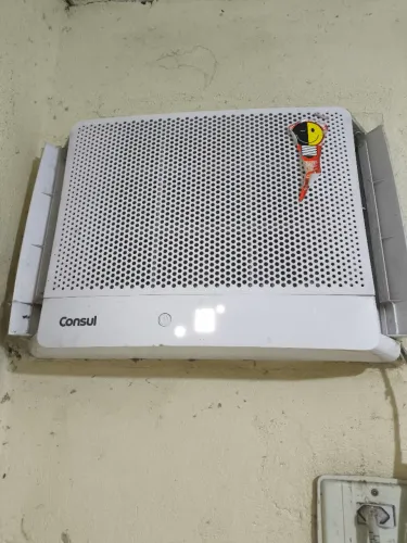 Ar condicionado 10 mil BTUs Consul com controle 500 reais 
