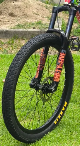 Kit suspensão marzocchi + roda aro 26
