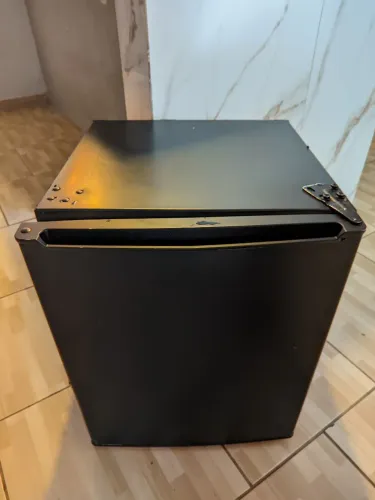 Frigobar em perfeito funcionamento 