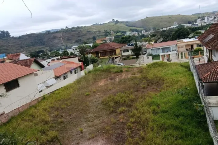Terreno Avenida Francisco Lacerda de Aguiar