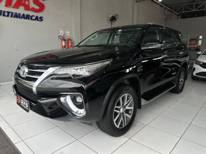 Toyota Hilux SW4 SRX 4X4 2.8 TDI 16V Dies. Aut. 2018
