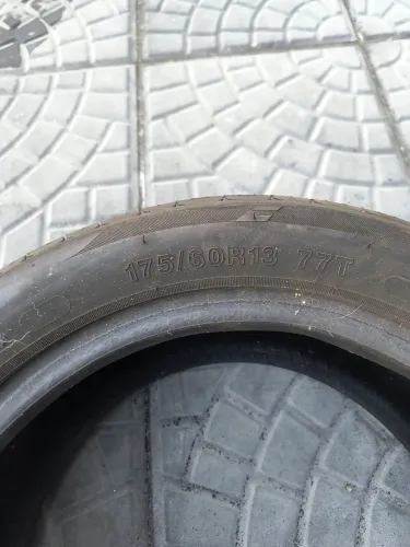 Pneu 175/70/13 usado 