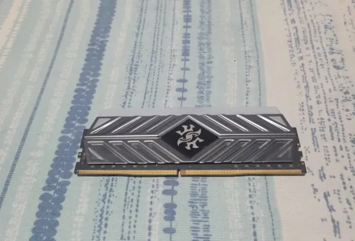 Memória ram XPG 8gb ddr4 rgb 3200mhz