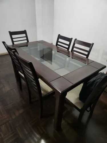 Mesa de Jantar de madeira 6 lugares