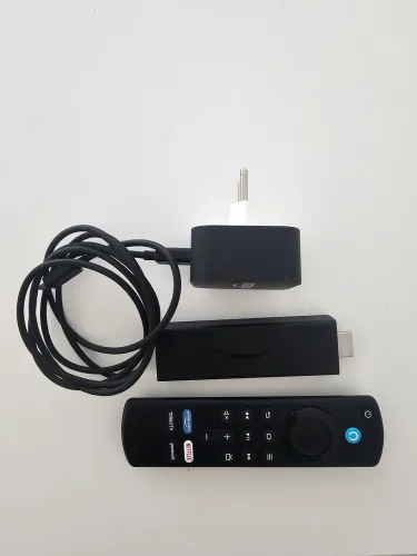 Amazon Fire TV Stick 4K (1ª Geração) com Alexa + Controle Original