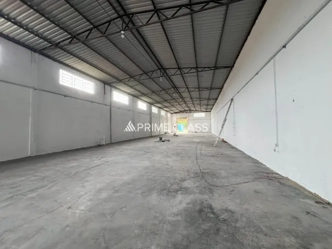 Pavilhão comercial com 750m², Bairro Distrito Industrial de Cachoeirinha