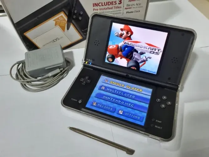 Nintendo DSi XL conservado com caixa completo