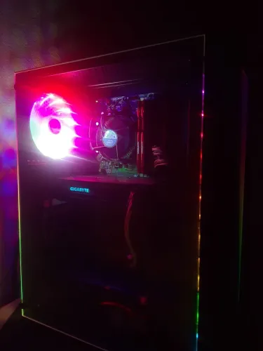 PC Gamer barato roda GTAV, Fortnite, Valorant