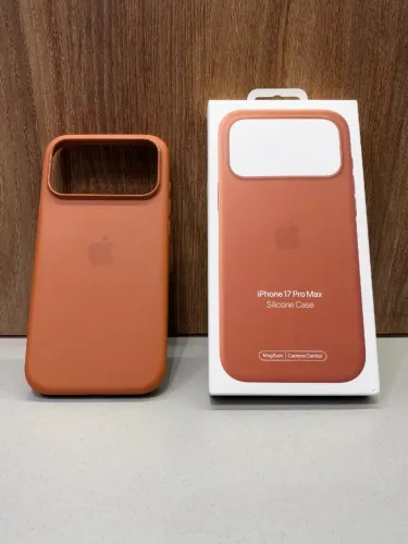 Capa de silicone com MagSafe para iPhone 17 Pro Max - Terracota - Original Apple