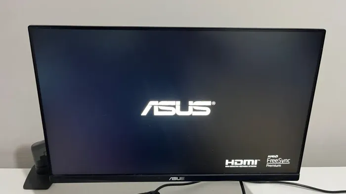 Monitor Gamer Asus TUF 180hz 23,8 Pol, Full HD, IPS, 1ms Com Braço Articulado