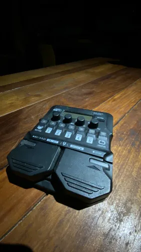 Zoom G1 Four