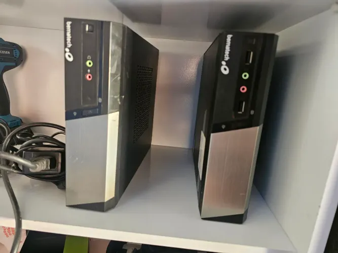 Cpu bermatech celeron j1800 2.41 GHz<br>8 gb ddr3<br>Ssd 120<br>Com fonte<br>250$ a unidade