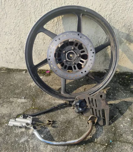 Roda traseira de liga com freio a disco Titan 150