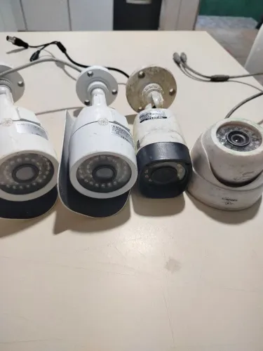 4 câmeras Intelbras