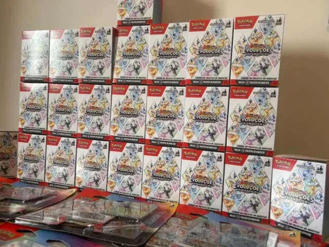 Mini Box Evoluções Prismáticas e Triple Evoluções Prismáticas