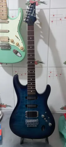 Guitarra ibanez customizada 