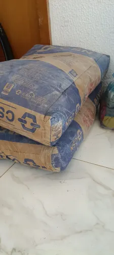 Dois sacos de cimentos CSN