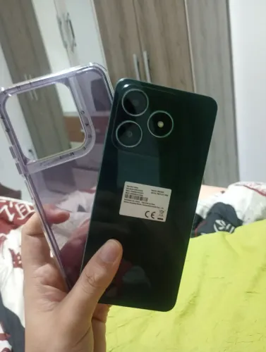 Vendo celular c63 seminovo barato 600 pra ir logo 